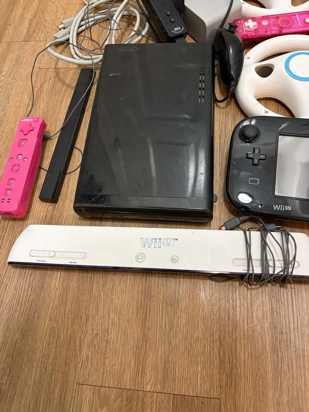 Nintendo Wii U 32GB Black Console Bundle with GamePad, Wii Sensor Bar